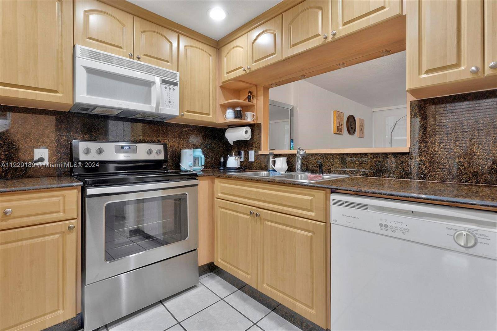 Aventura, FL 33180,3401 N Country Club Dr #406