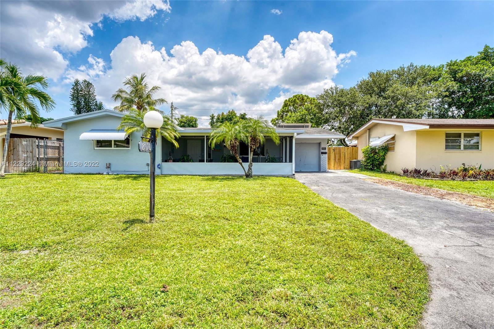 8110 NW 13th St, Pembroke Pines, FL 33024