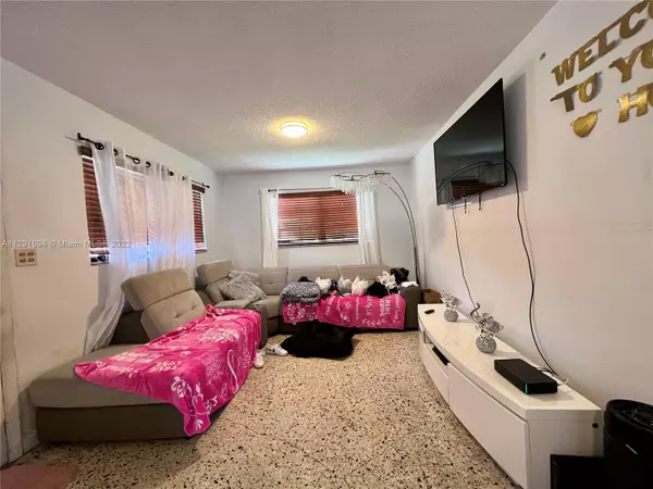 Miami, FL 33126,138 NW 48th Ct