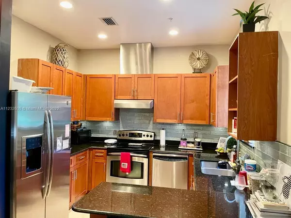 South Miami, FL 33143,5864 SW 74th Ter #B