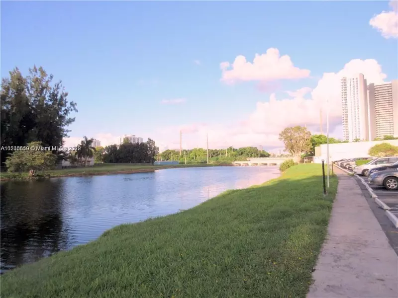 16465 NE 22nd Ave #617, North Miami Beach, FL 33160