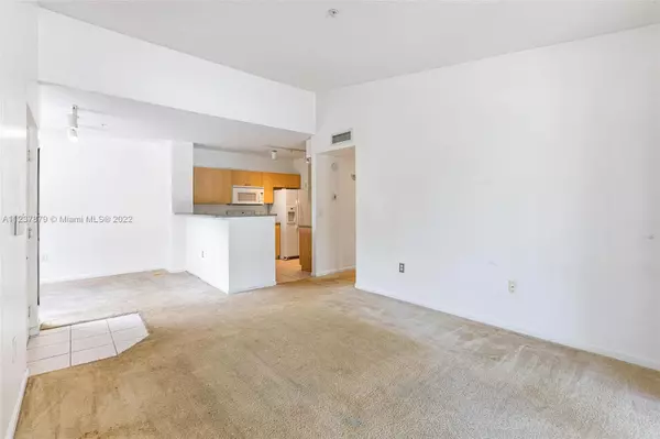 Tamarac, FL 33321,8070 N Nob Hill Rd #201