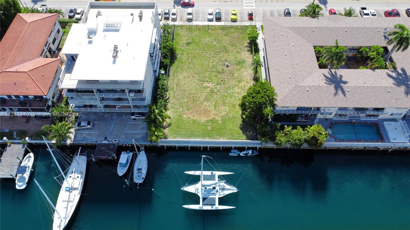 North Bay Village, FL 33141,7922 East Dr
