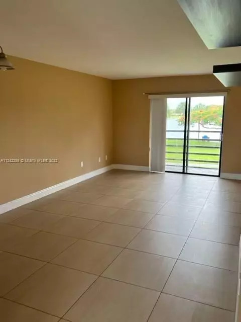 Miami, FL 33196,14871 SW 104th St #7-202