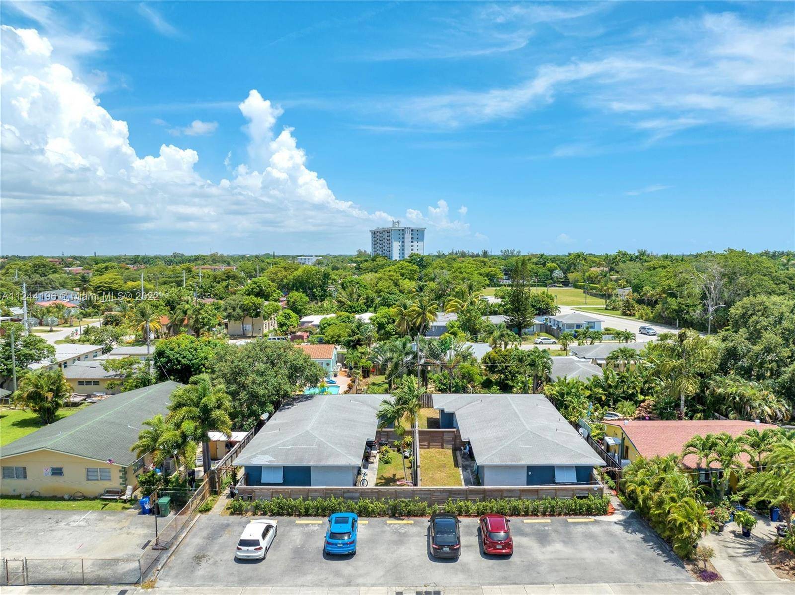 19 NE 16th St, Fort Lauderdale, FL 33304