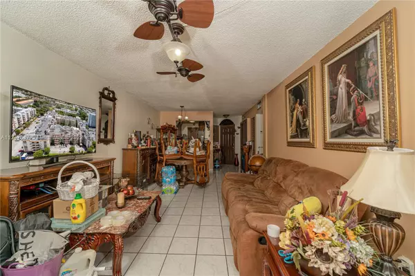 Hialeah, FL 33012,1750 W 46th St #317