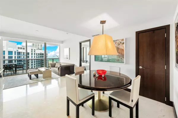 Miami Beach, FL 33140,5875 Collins Ave #2103