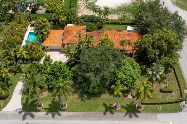 8290 SW 92nd St,  Miami,  FL 33156
