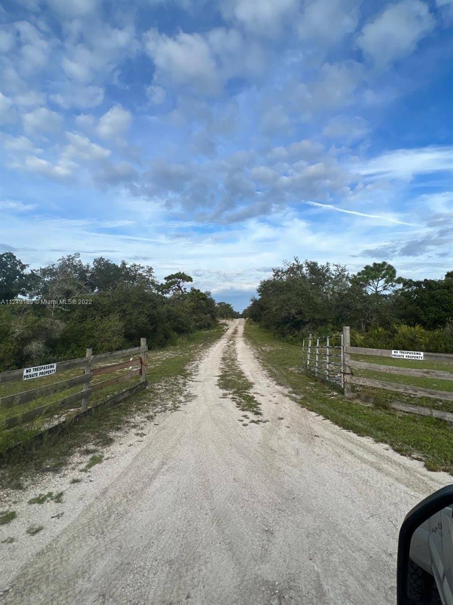 Sebring, FL 33870,1130 GRAY WOLF AVE