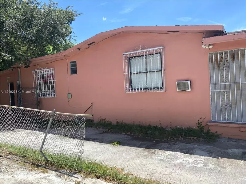 53 NW 52nd St, Miami, FL 33127