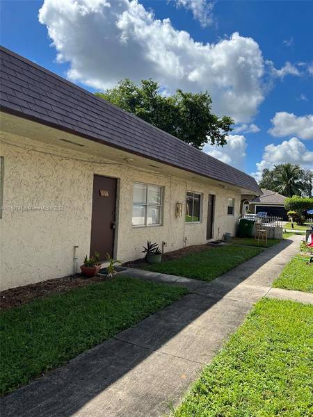 5205 NW 23rd St #163, Lauderhill, FL 33313