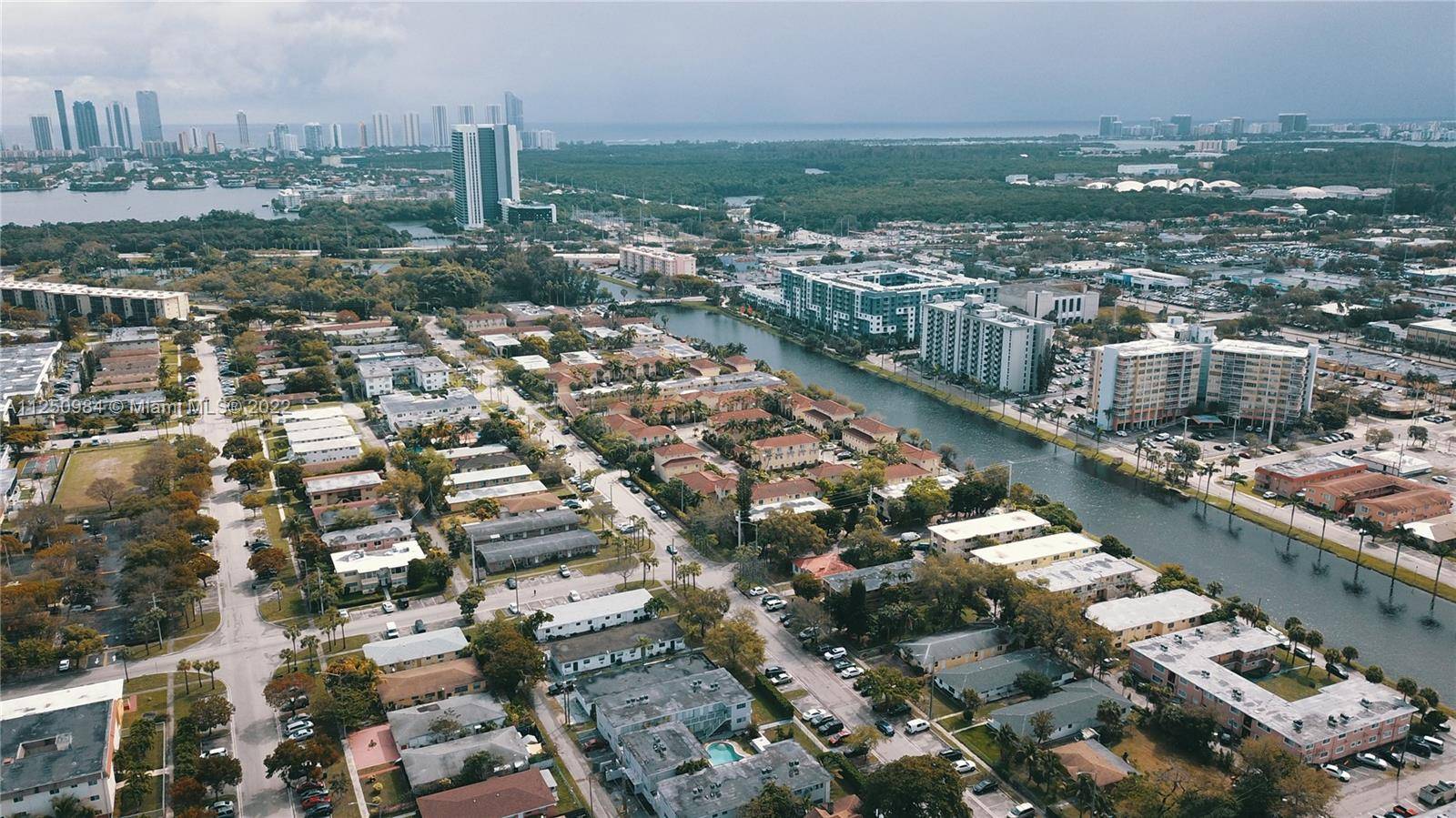 North Miami Beach, FL 33162,1986 NE 167th St