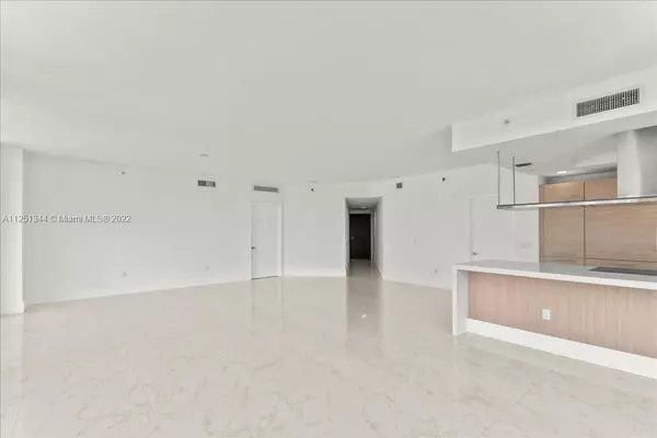 North Miami Beach, FL 33160,17111 Biscayne Blvd #601