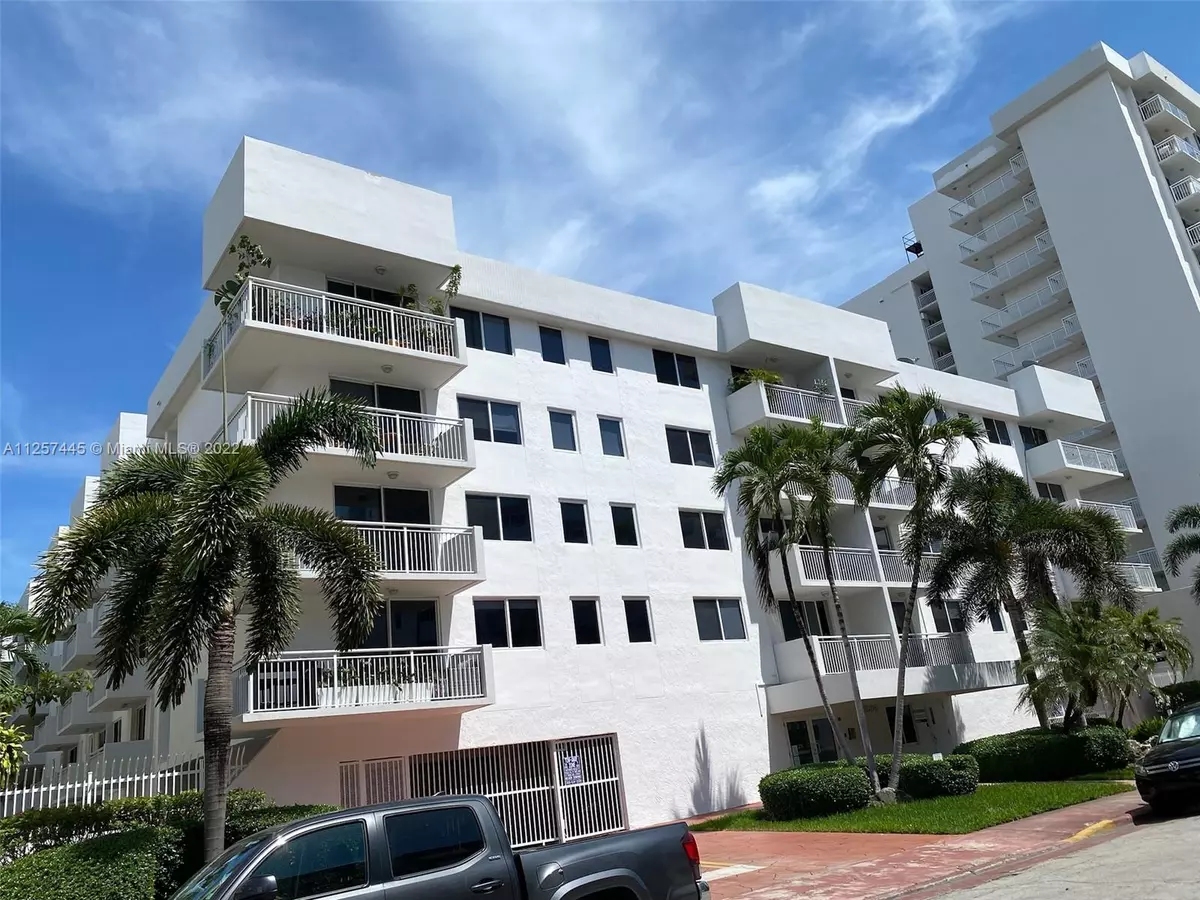 Miami Beach, FL 33139,1665 Bay Road #218