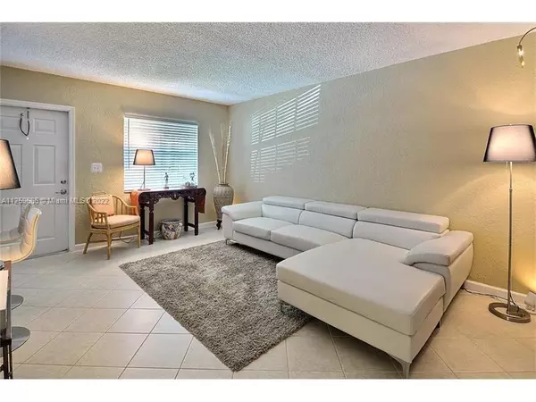 Wilton Manors, FL 33334,2660 NE 8th Ave #105