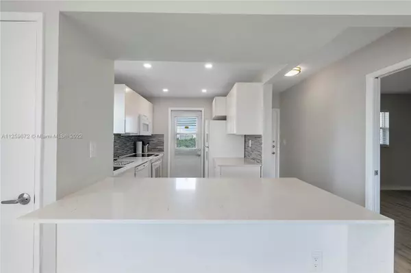 Pompano Beach, FL 33062,1630 N Ocean Blvd #615