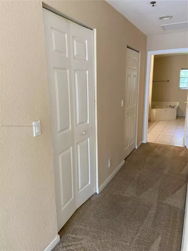 Davie, FL 33314,4638 SW 75th Way