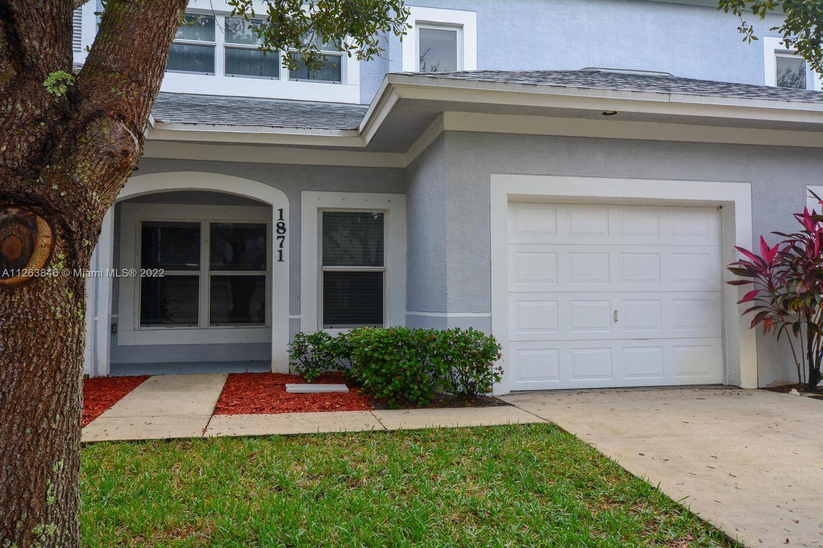 1871 S Dovetail Dr #1, Fort Pierce, FL 34982