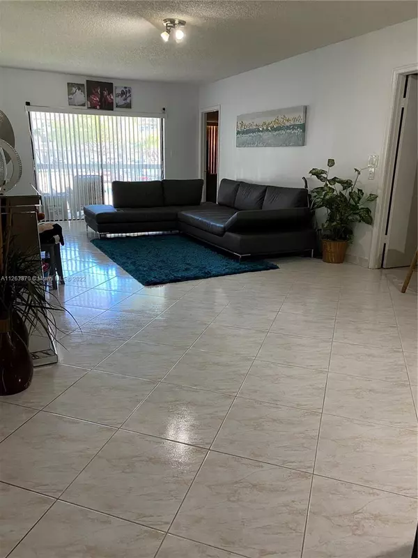 Hallandale Beach, FL 33009,1301 NE 7th St #106