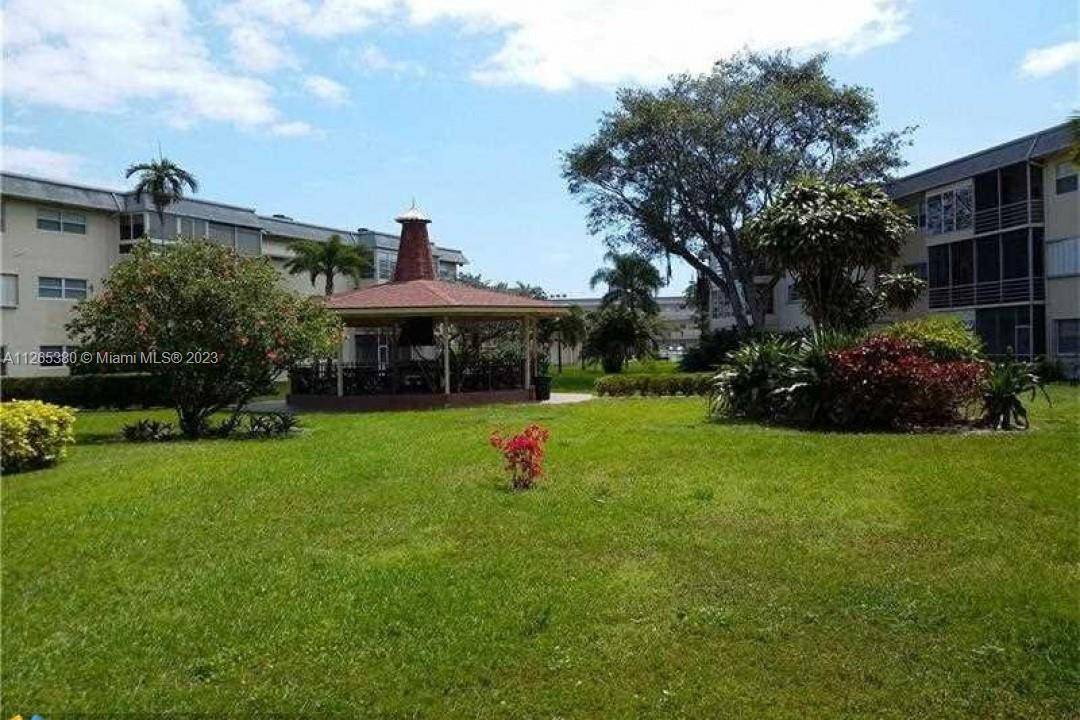 Lauderhill, FL 33313,4341 NW 16th St #111
