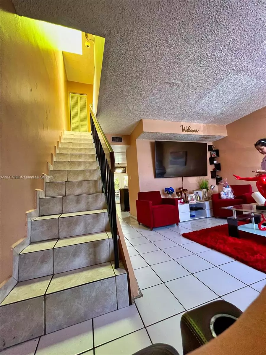 Hialeah, FL 33016,5370 W 23rd Ct #17-7