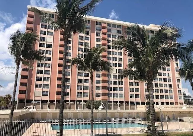 2899 Collins Ave #19, Miami Beach, FL 33140