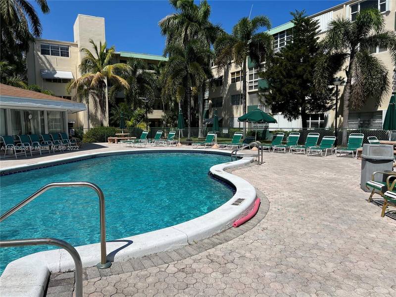 1333 E Hallandale Beach Blvd #113, Hallandale Beach, FL 33009