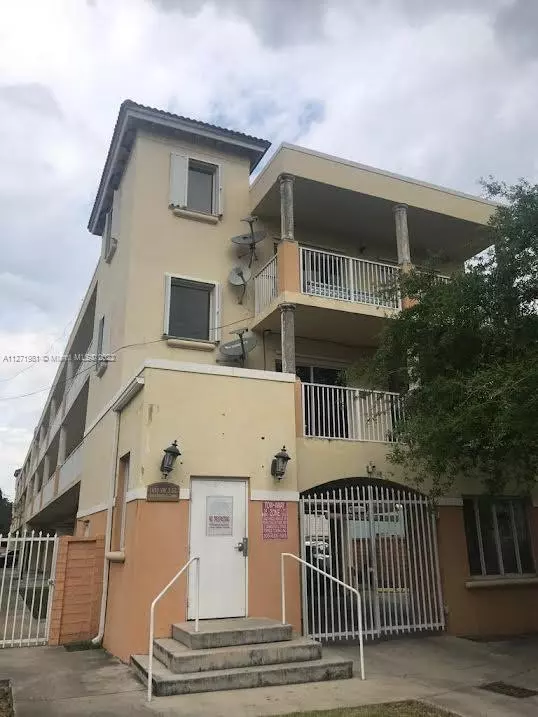 1453 SW 3rd St #205,  Miami,  FL 33135