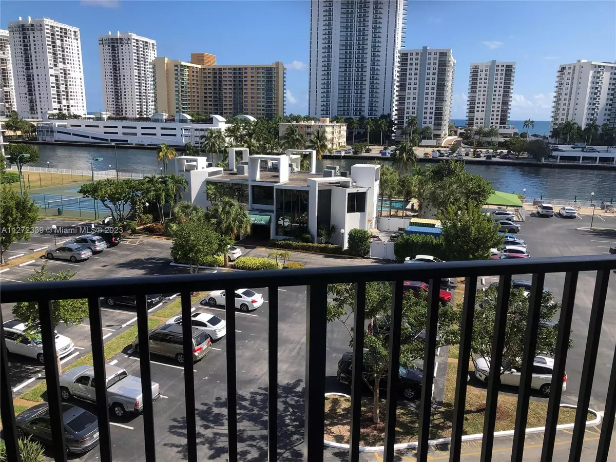 Hallandale Beach, FL 33009,800 Parkview Dr #610