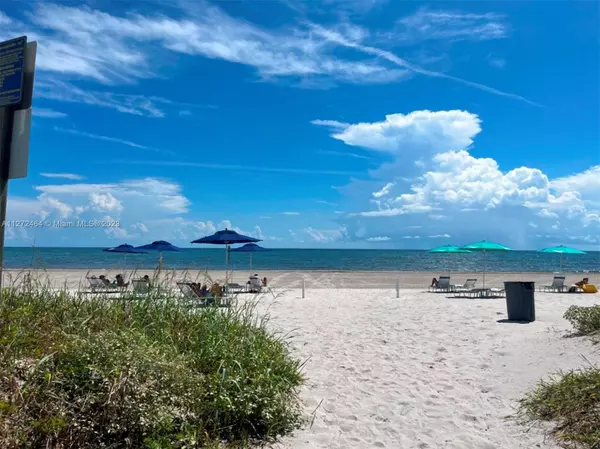 Key Biscayne, FL 33149,155 Ocean Lane Dr #402