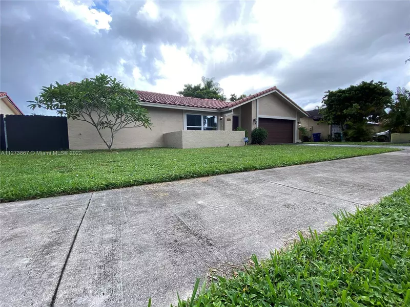 5964 NW 201st Ter, Hialeah, FL 33015