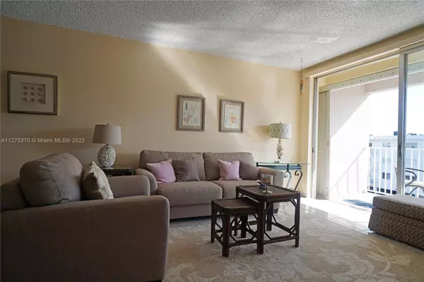 North Miami Beach, FL 33160,3716 NE 168th St #405