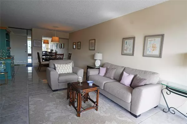 North Miami Beach, FL 33160,3716 NE 168th St #405
