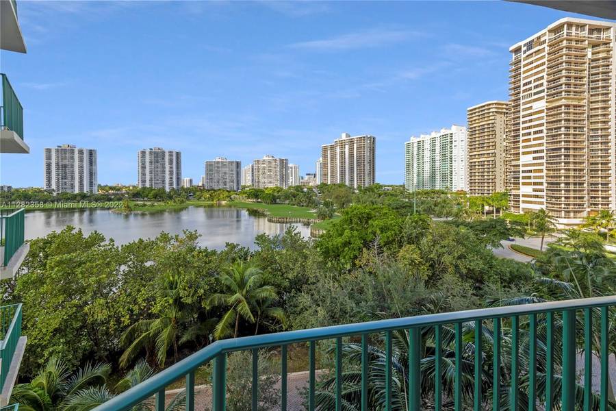 20000 E Country Club Dr #612, Aventura, FL 33180