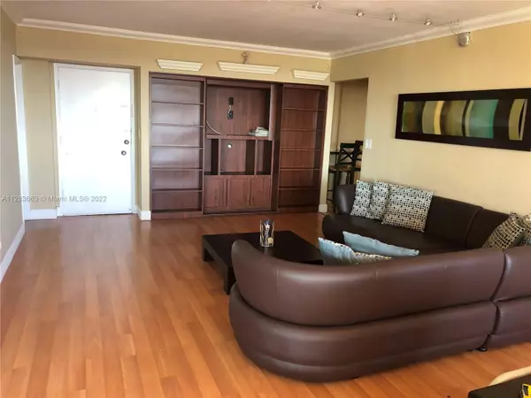 Miami Beach, FL 33140,5005 Collins Ave #1202