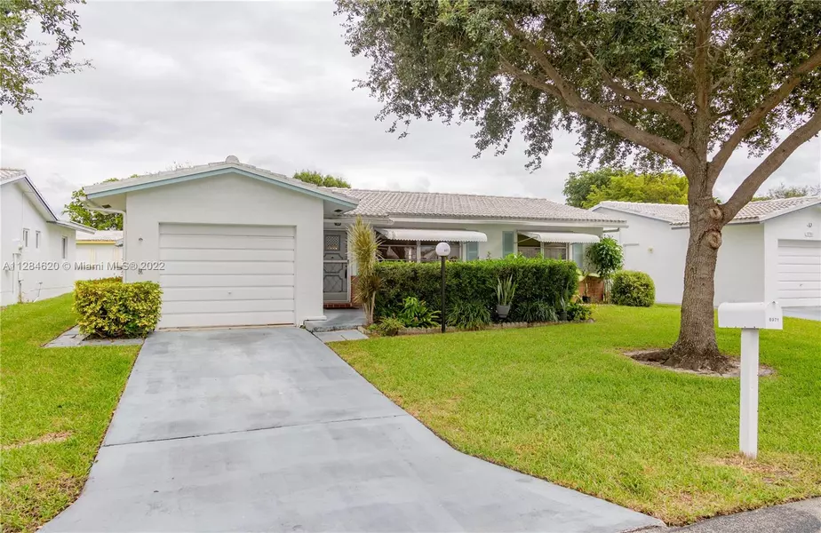 8971 NW 12th Pl, Plantation, FL 33322