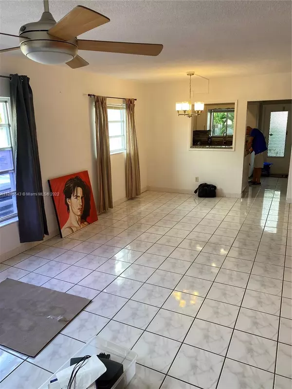 Wilton Manors, FL 33311,1125 NW 30th Ct #2