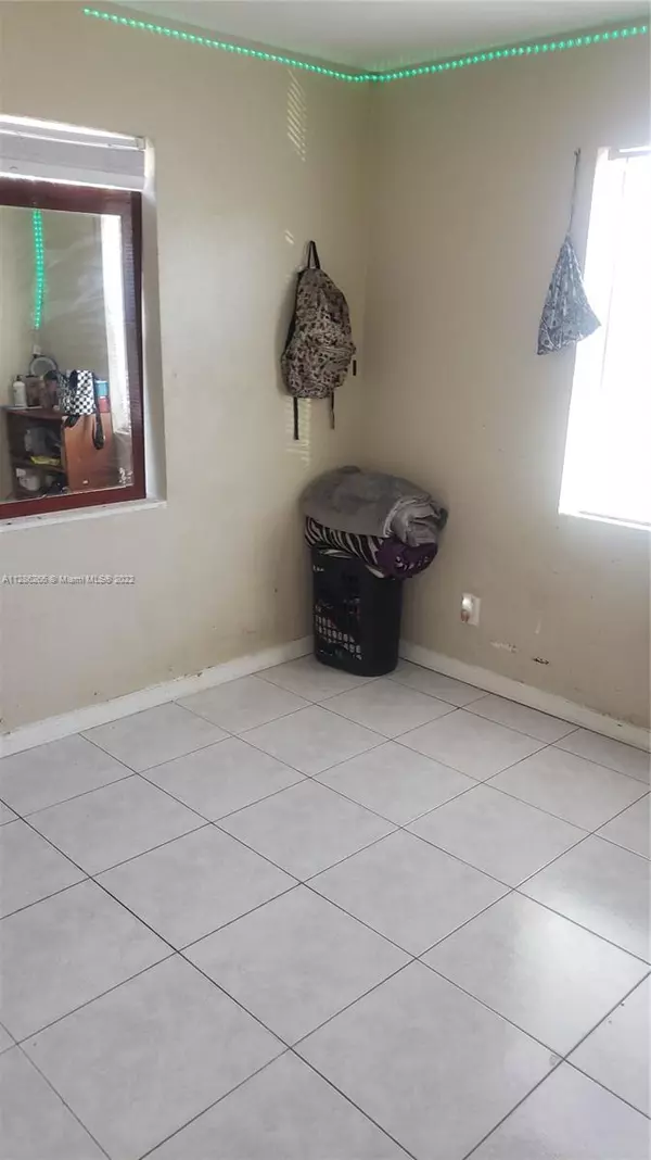 West Palm Beach, FL 33409,559 Dogwood Rd