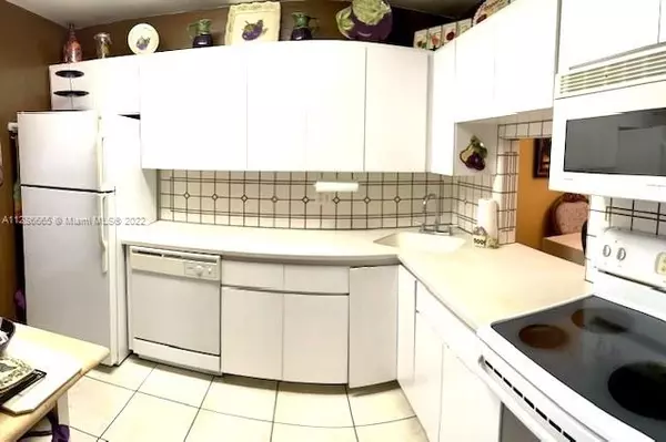 Tamarac, FL 33319,6200 NW 62nd St #311