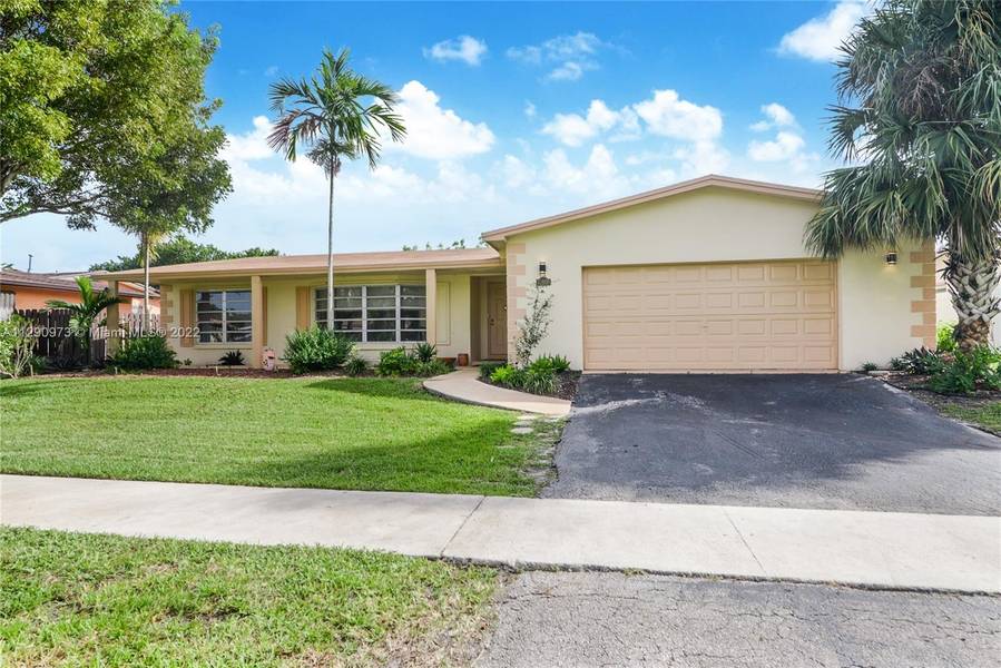 11600 NW 14th Ct, Pembroke Pines, FL 33026