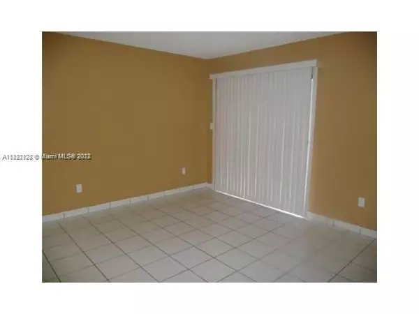 Miami, FL 33196,9701 Hammocks Blvd #106