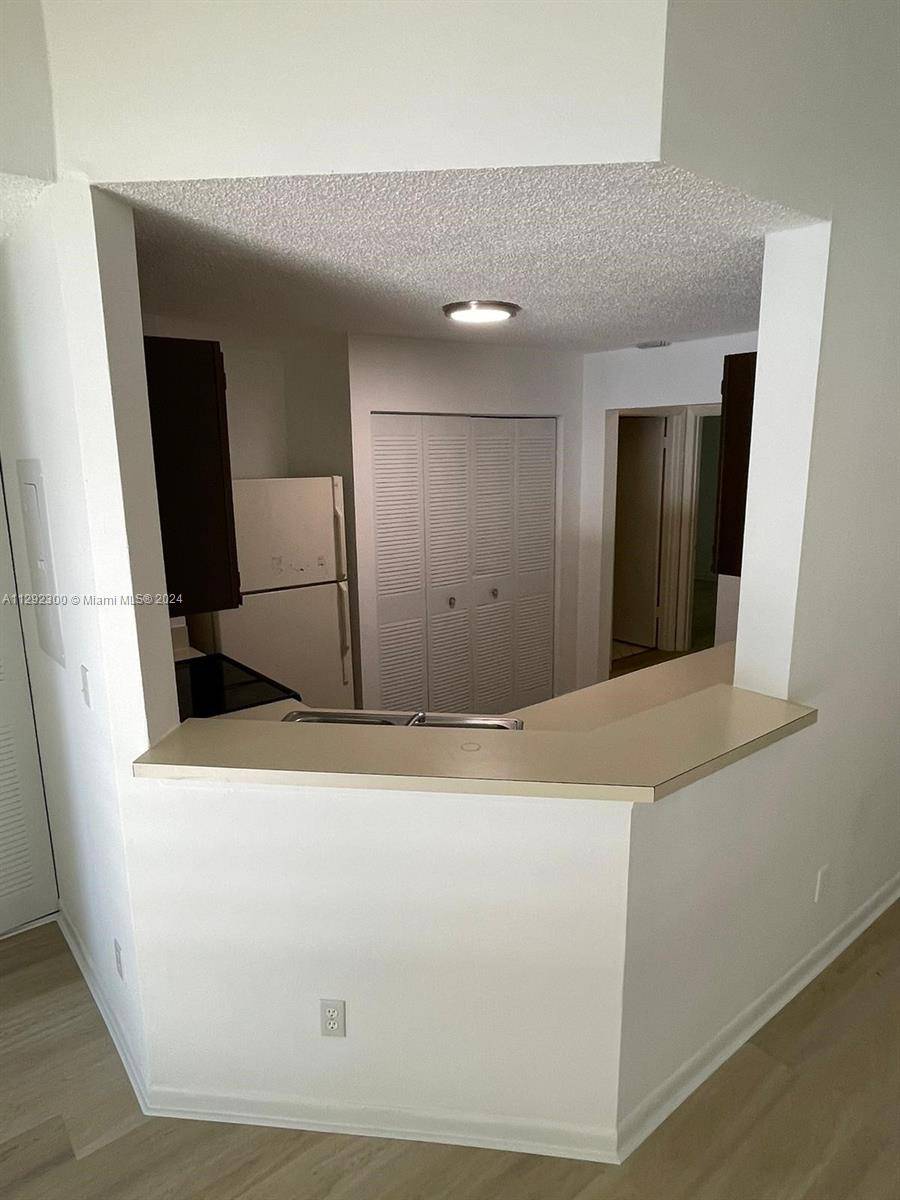 Oakland Park, FL 33309,3465 NW 44th St #204