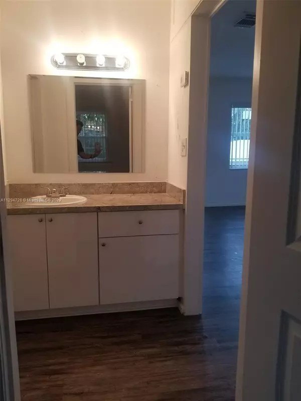 Pahokee, FL 33476,1021 E Main St