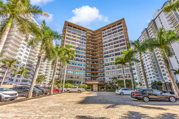3800 Galt Ocean Dr #412,  Fort Lauderdale,  FL 33308