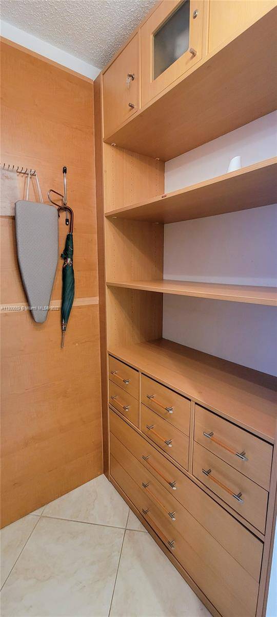 Hollywood, FL 33021,4350 Hillcrest Dr #814