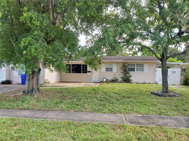 701 SW 69th Ter, Pembroke Pines, FL 33023