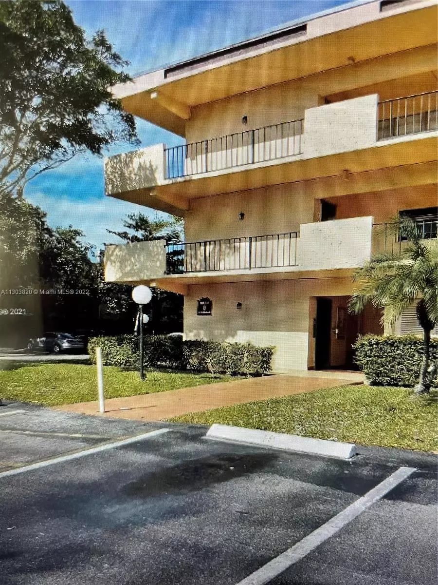 Hollywood, FL 33024,351 Cambridge Rd #304