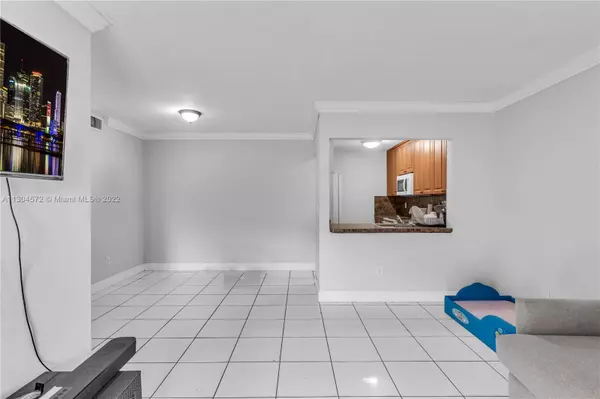 Hialeah, FL 33016,2745 W 66th St #14-24