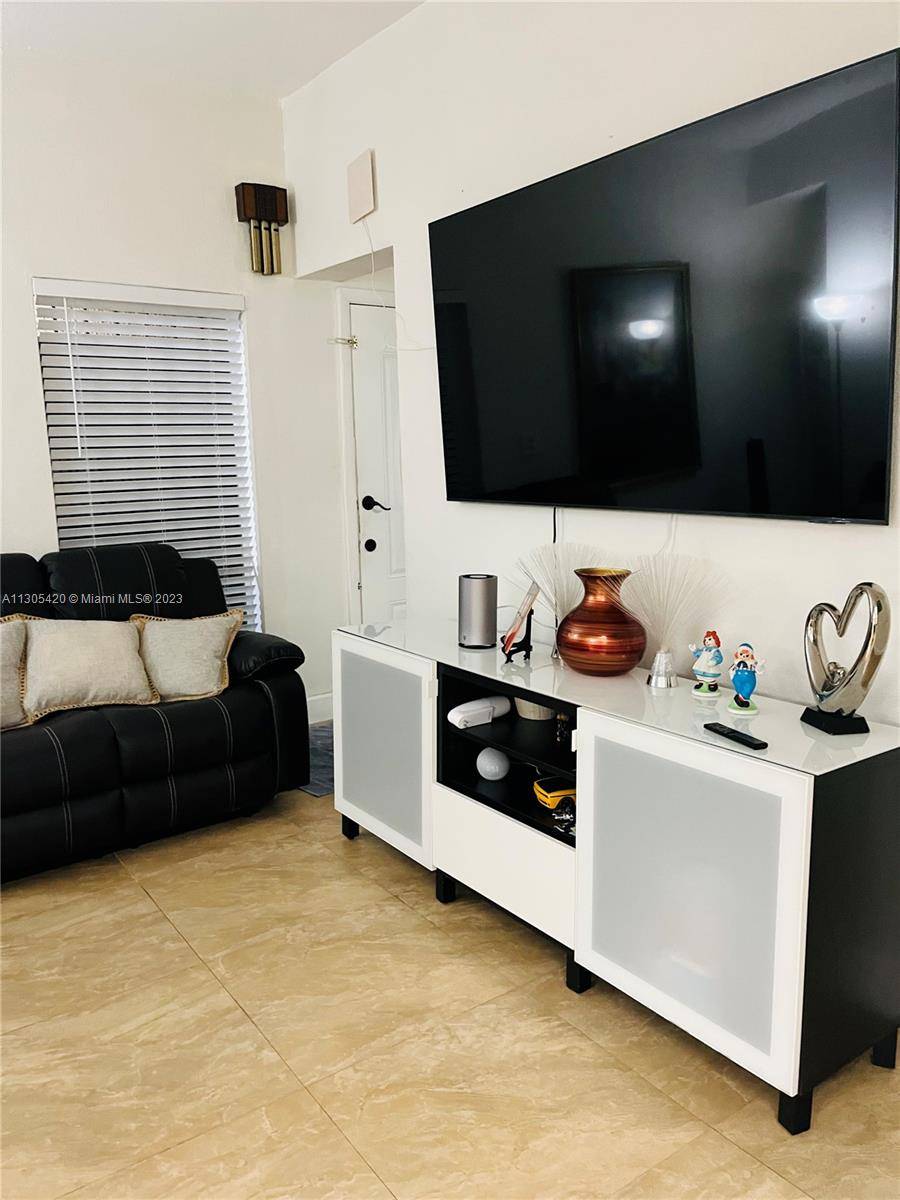 Miami, FL 33145,2228 SW 29th Ave