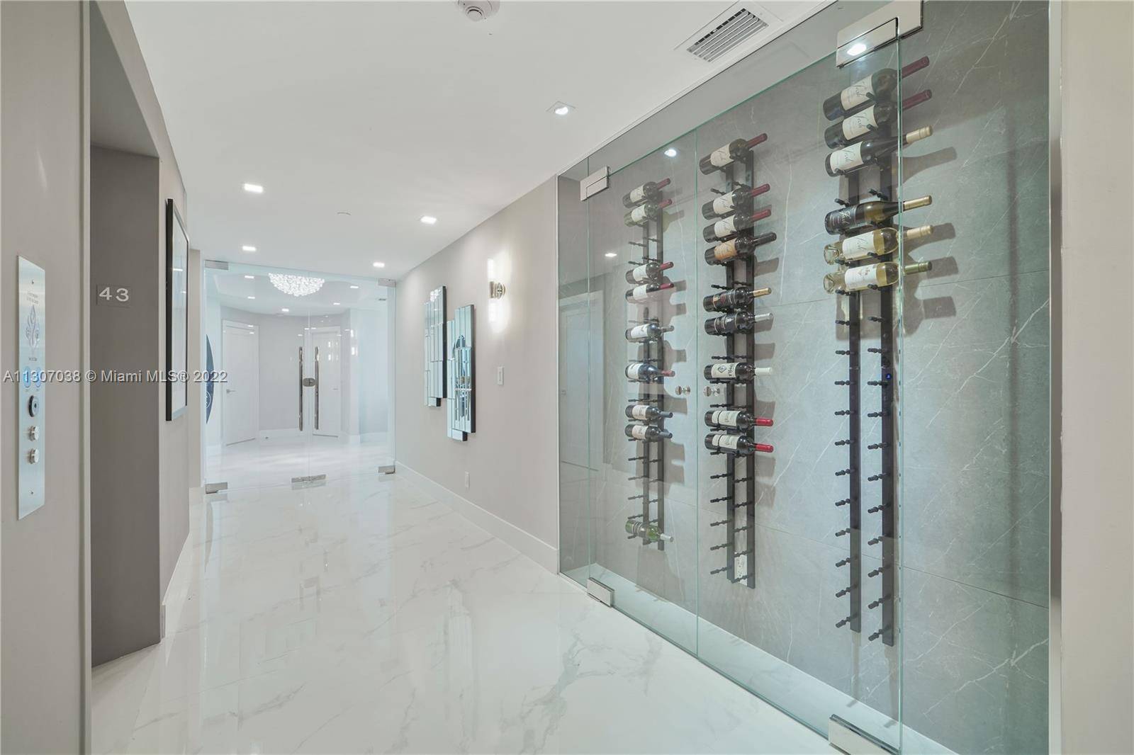 Miami Beach, FL 33139,300 S Pointe Dr #4306